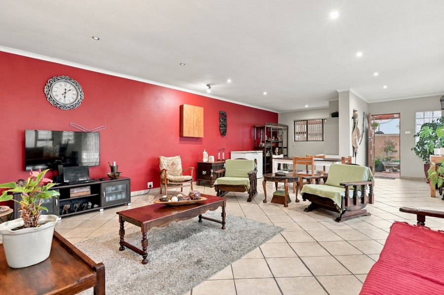 3 Bedroom Property for Sale in Plumstead Western Cape